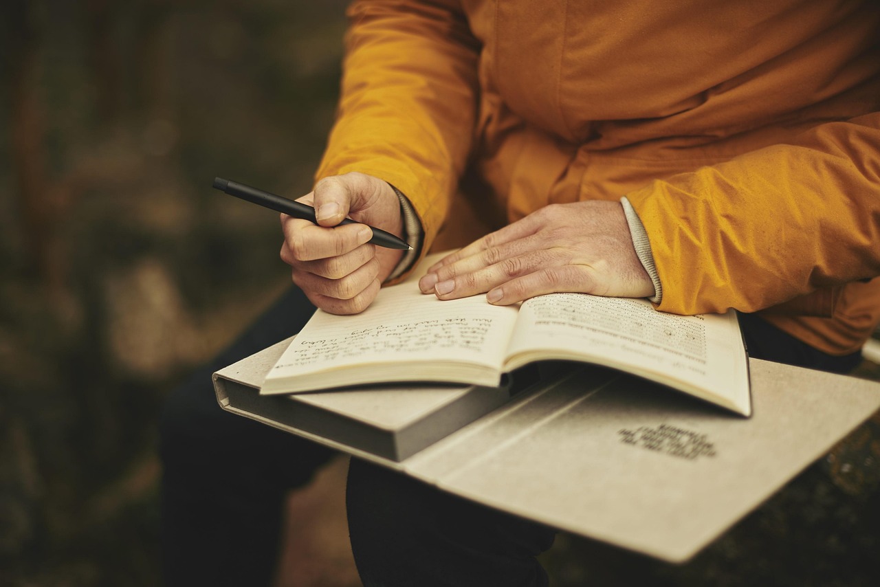Too Overwhelmed to Journal? Gentle Ways to Find Clarity